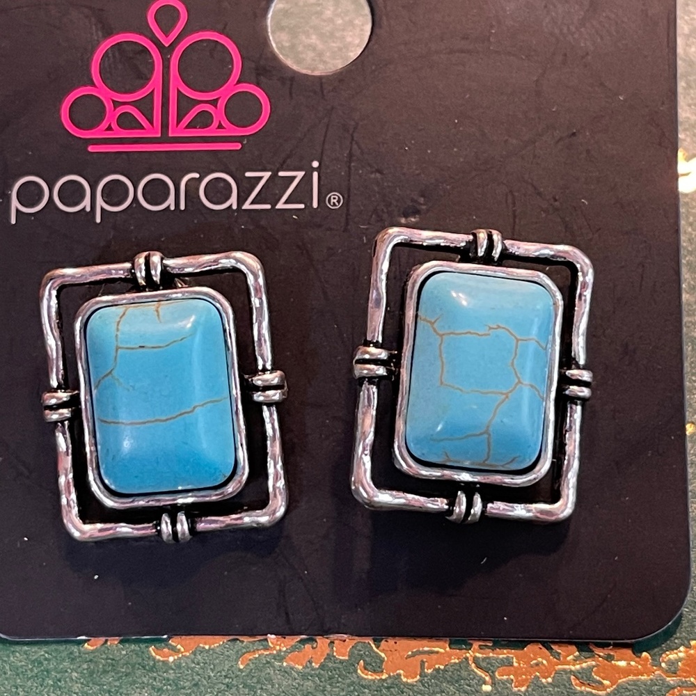 Post earrings